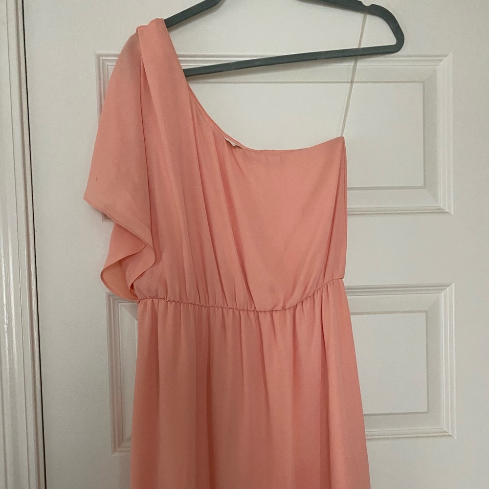 Short light pink boutique dress.